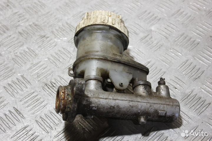 Цилиндр тормозов главный Mitsubishi Legnum EA