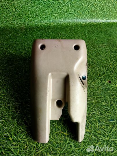 Кожух рулевой колонки Мазда MPV 2005г 2.0