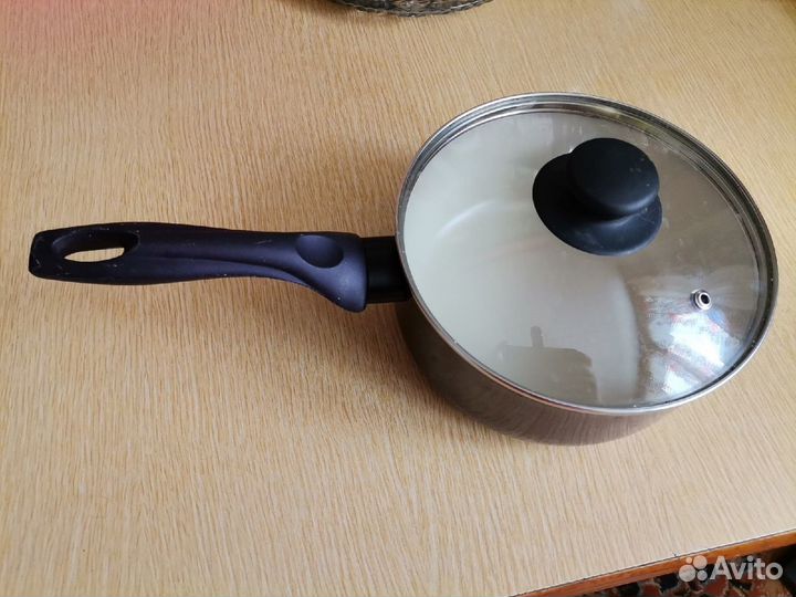 Сотейник с керамическим покрытием и крышкой Италия