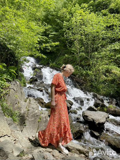 Летнее платье миди, М