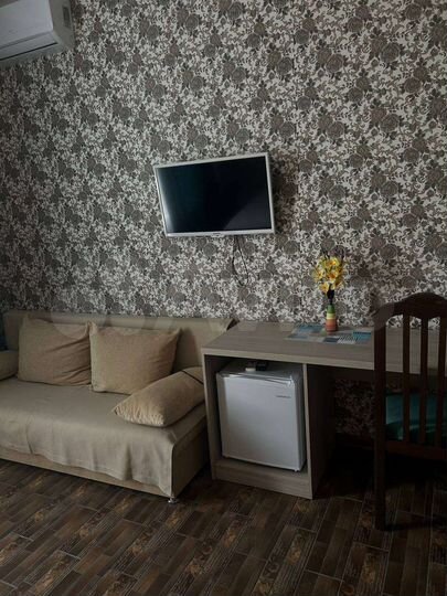 Комната 20 м² в 5-к., 1/3 эт.