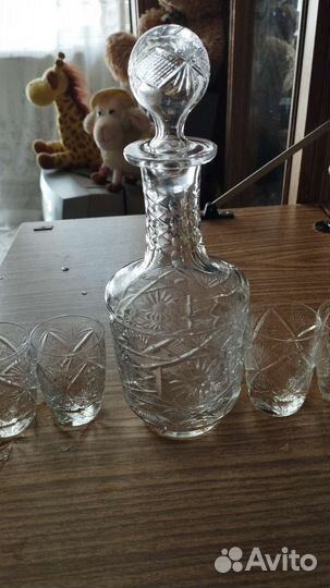 Графин хрустальный и 6 стопок