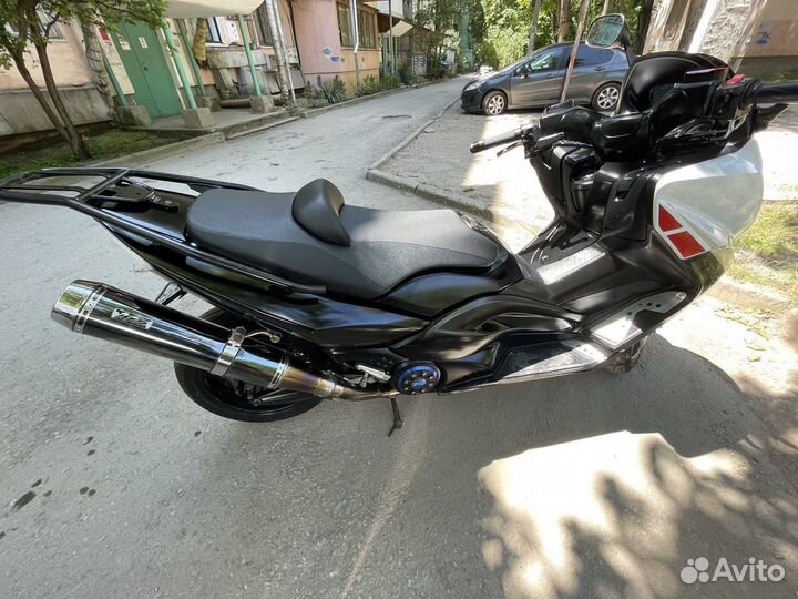 Максискутер yamaha T-Max 3
