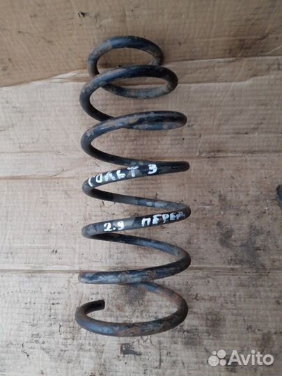 Пружина передняя Фольксваген Гольф 3
