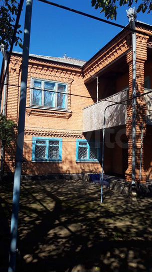 Дом 196 м² на участке 6 сот.