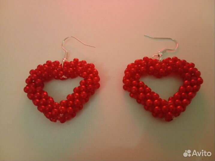 Серьги из бисера сердечки