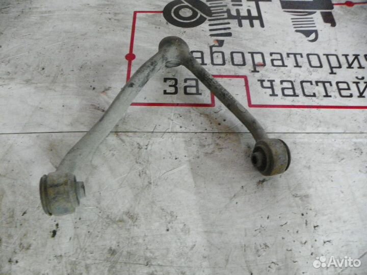 Рычаг передний верхний правый Kia Sorento