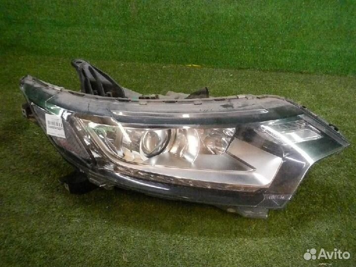 Фара правая Mitsubishi Outlander