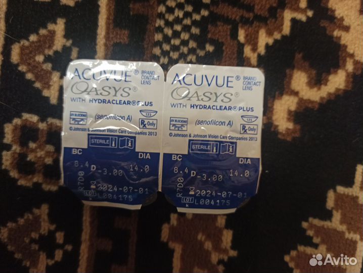 Продам контактные линзы