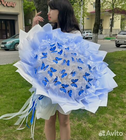 Светящийся букет из бабочек