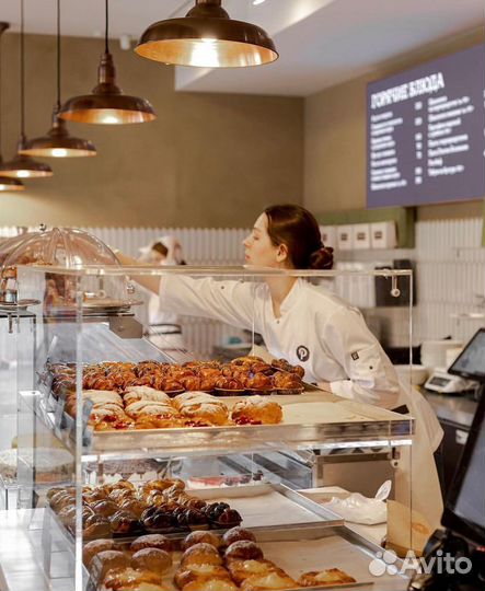 Продавец в кулинарию Рогалик