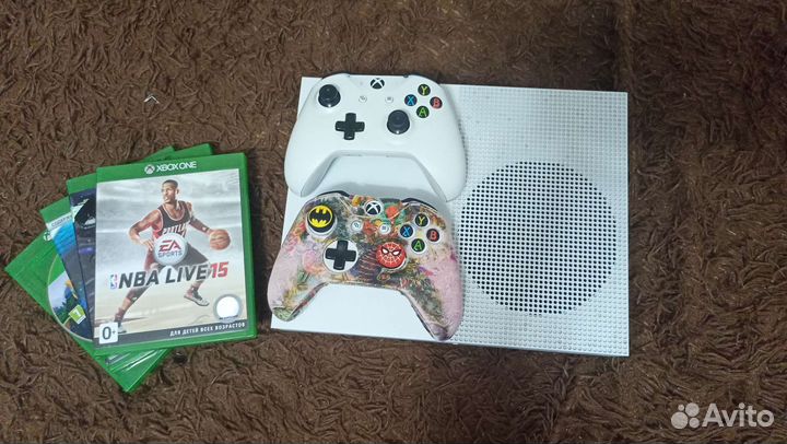 Xbox one s 1tb с играми