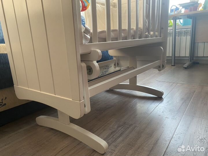 Детская кроватка люлька mothercare с маятником