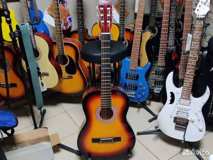 Классическиая гитара Belucci 3905