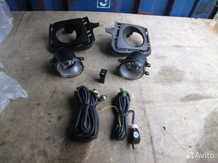 Туманка Toyota Aqua NHP10