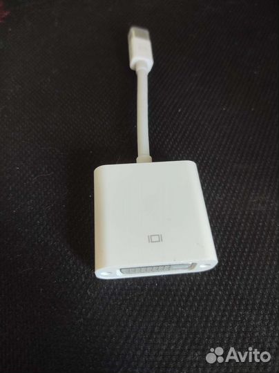 Apple minidvi to DVI adapter