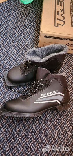 Лыжные ботинки