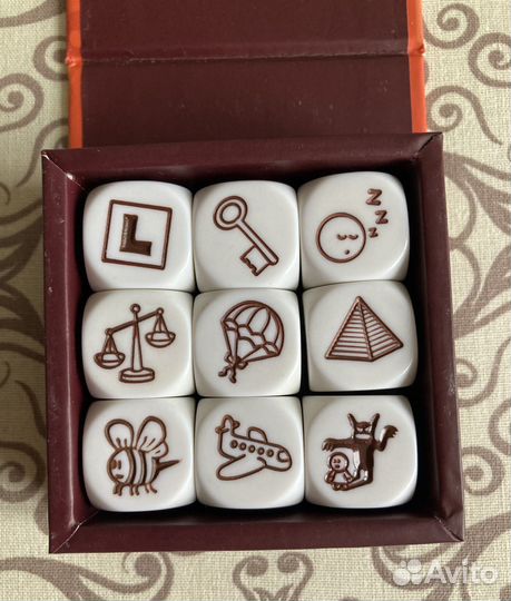 Игра Rory's Story Cubes