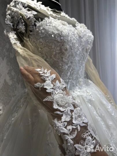 Свадебное платье