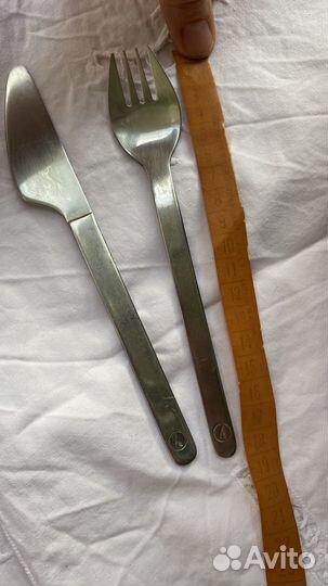 Вилка и нож авиакомпании Lufthansa