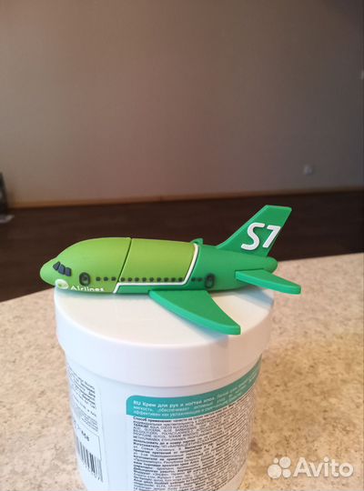 Флэшка 16gb, бренд