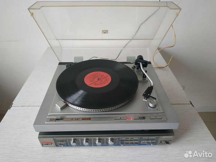 Проигрыватель винила Вега-110 с усилителем