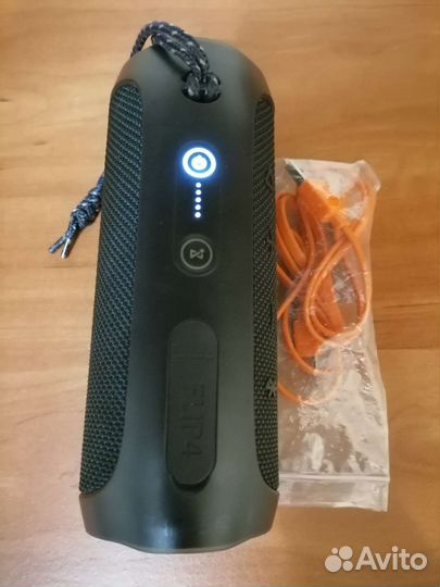 Портативная колонка bluetooth jbl