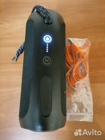Портативная колонка bluetooth jbl