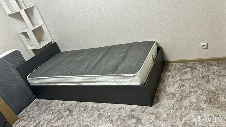 Кровать 100х200 бу с матрасом