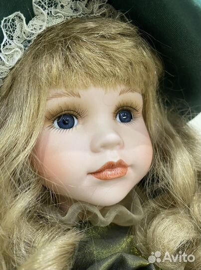 Кукла фарфоровая коллекционная Remeco Collection