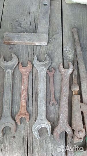 Керосиновая лампа,ключи гаечные,головки под шестиг