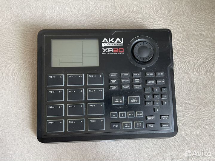 Akai professional xr20 beat production center