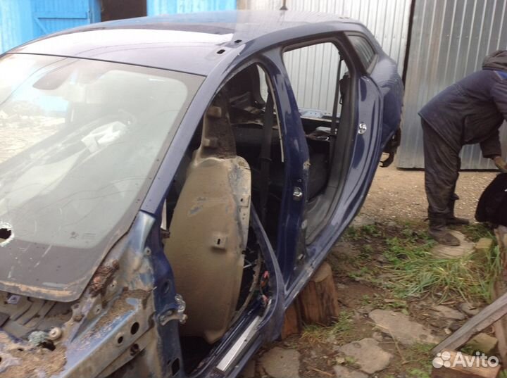 Лонжероны, четверть,крыша Рено Меган 3