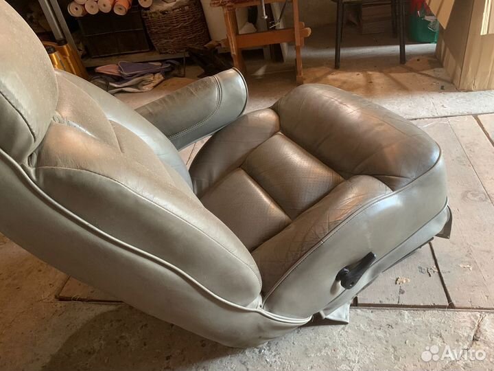 Сиденье пассажирское Chevrolet Express