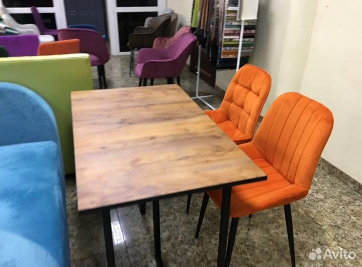Столы и стулья для кафе и баров