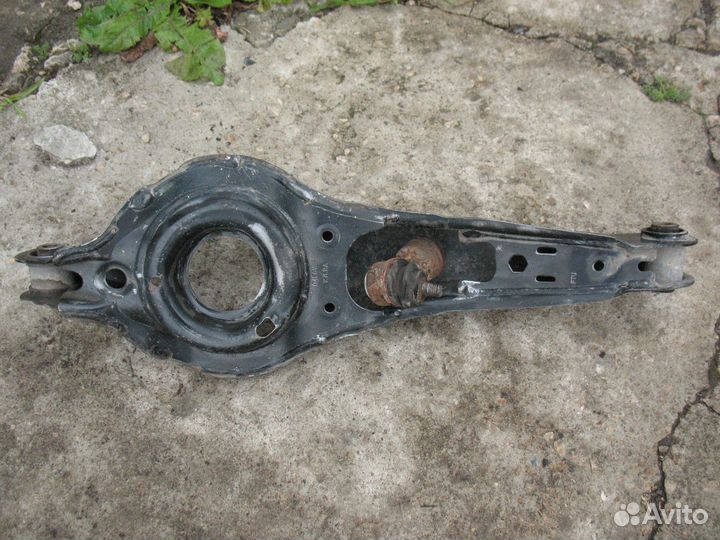 Задний рычаг подпружинный Ford Focus 2