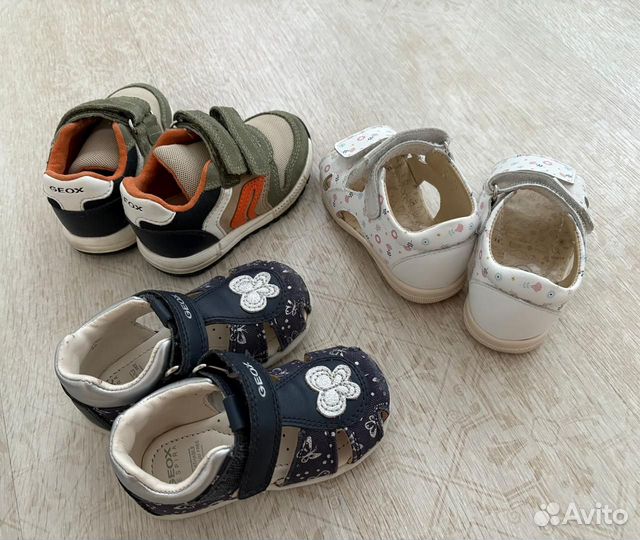Босоножки и кроссовки для девочки 20р