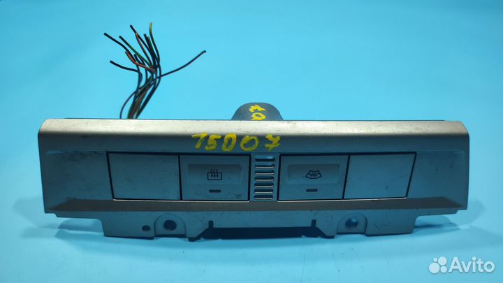 Кнопки обогрева лобового,заднего стекла Ford Focus