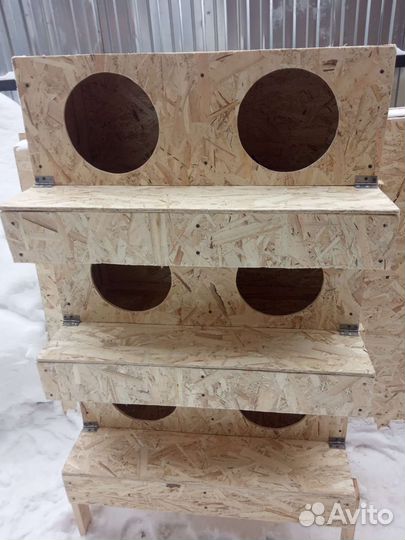 Гнездо для кур с яйцесборником