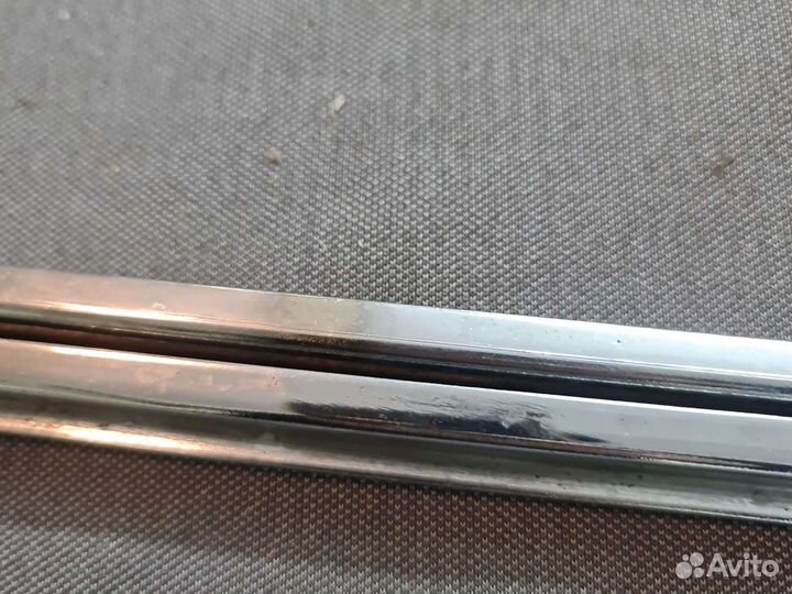 Стойка опускного стекла газ 21 задней двери