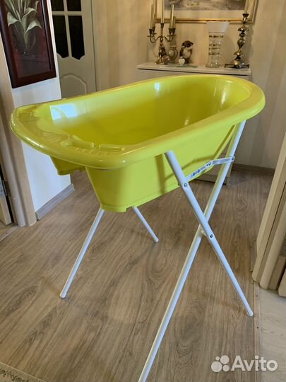 Детская ванночка для купания с подставкой