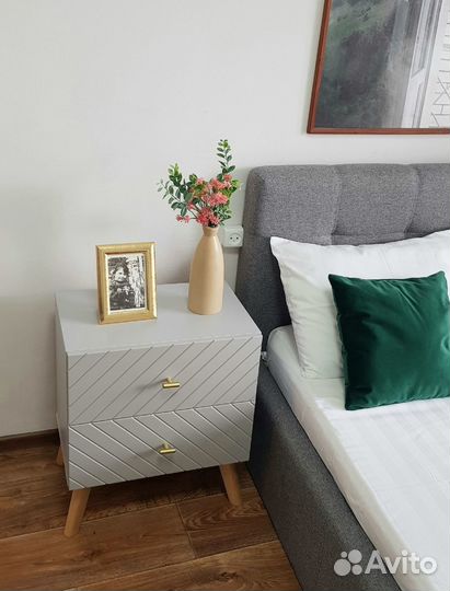 Тумба прикроватная