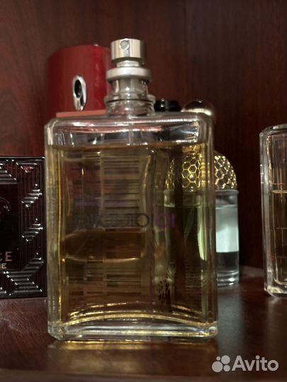 Escentric molecules 01