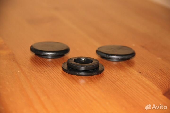 Гелендваген - заглушка болтов 5-й двери (комплект)