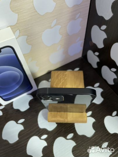 iPhone 12, 64 ГБ