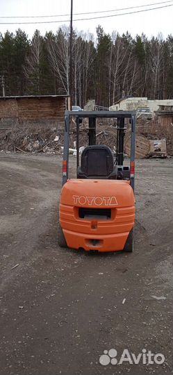 Вилочный погрузчик Toyota 02-6FD15, 2004