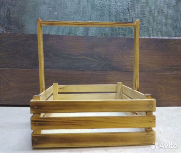 Деревянный ящик с ручкой