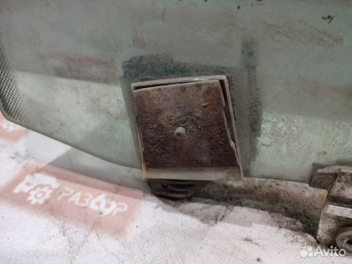 Стекло двери переднее правое Mercedes-Benz