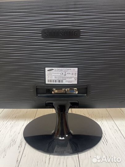 Монитор Samsung
