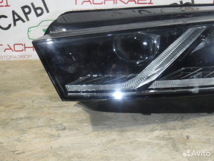 Фара левая Skoda Octavia A8 (2020+)